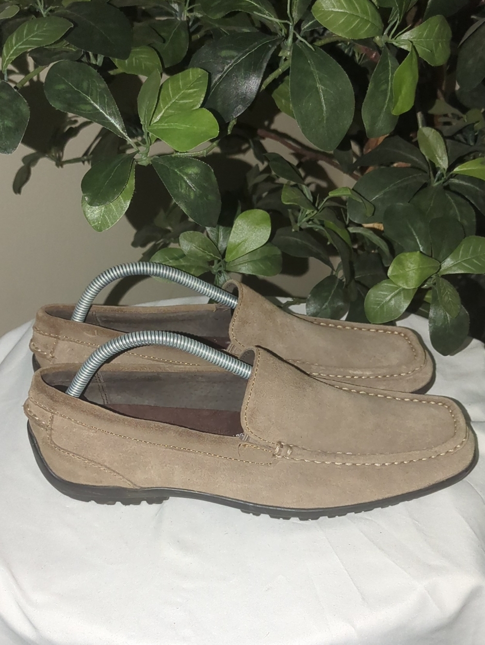 💥EUC!💥Men's Florsheim Suede Slip-On Loafers in Light Taupe - Picture 2 of 7